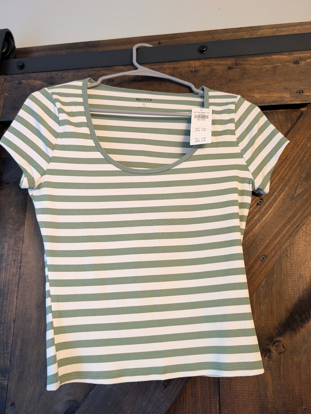 NWT Hollister Sage Green & White Striped Scoop Neck Ribbed Tee Medium Long